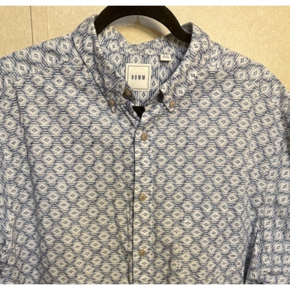 mens ROWM short sleeve button down front shirt size XLT blue and white